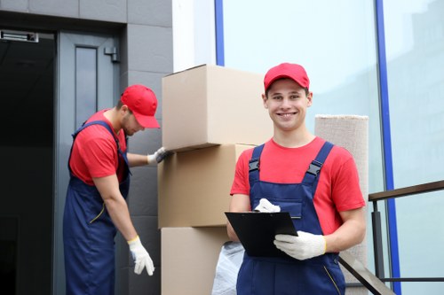 Man and van service supporting a move in Holland Park