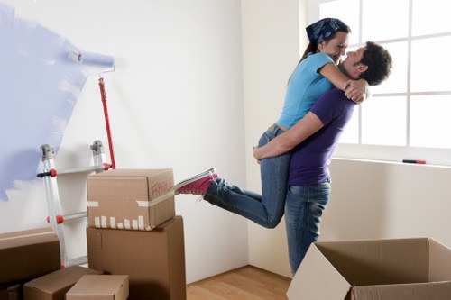 Local removal van service planning a move in Holland Park and nearby West London