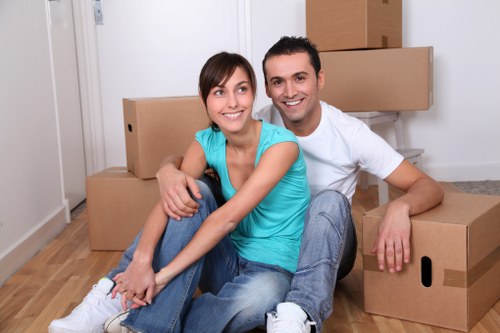 Urban moving assistance in Hollandpark neighborhood